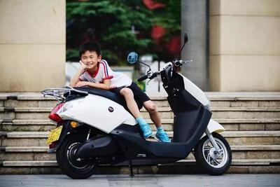 最貴電動車牌照車主專訪