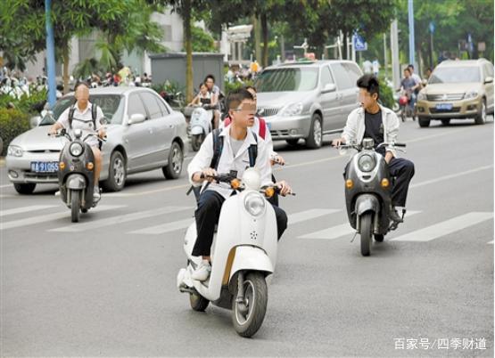 電動(dòng)車迎來 新規(guī)定 ,車主們紛紛表示支持 這下可方便多了
